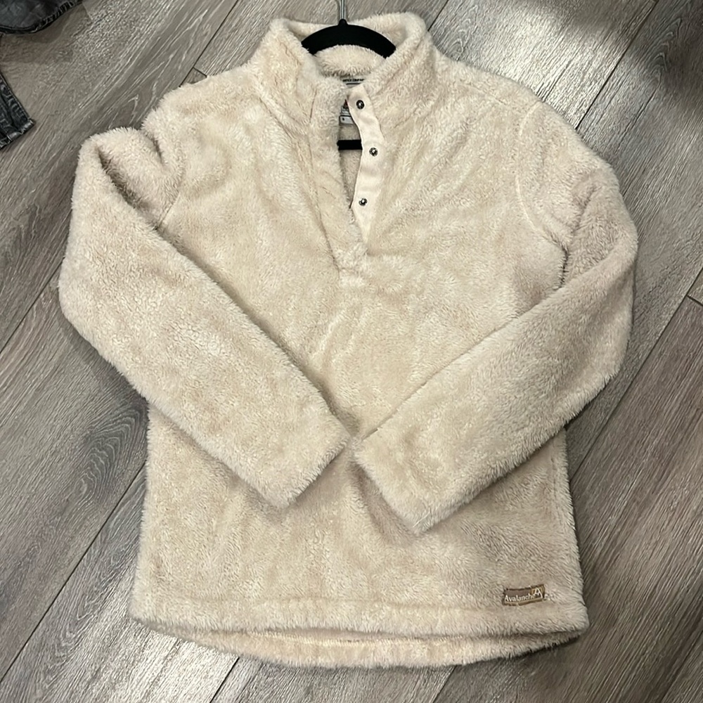 29 Avalanche cream Sherpa sweater